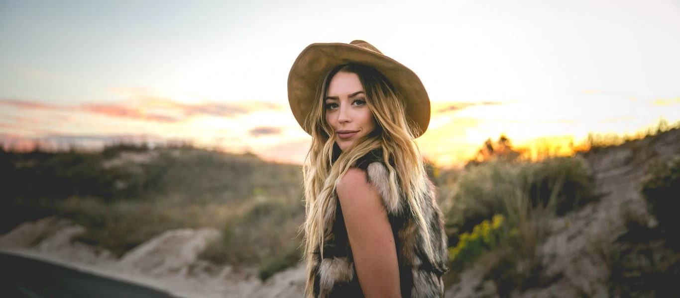 Σκοτώθηκε σε τροχαίο η 30χρονη τραγουδίστρια Kylie Rae Harris